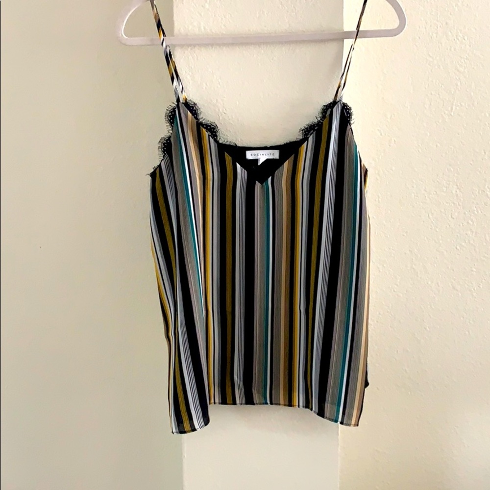 Like new woman’s striped cami with lace neckline